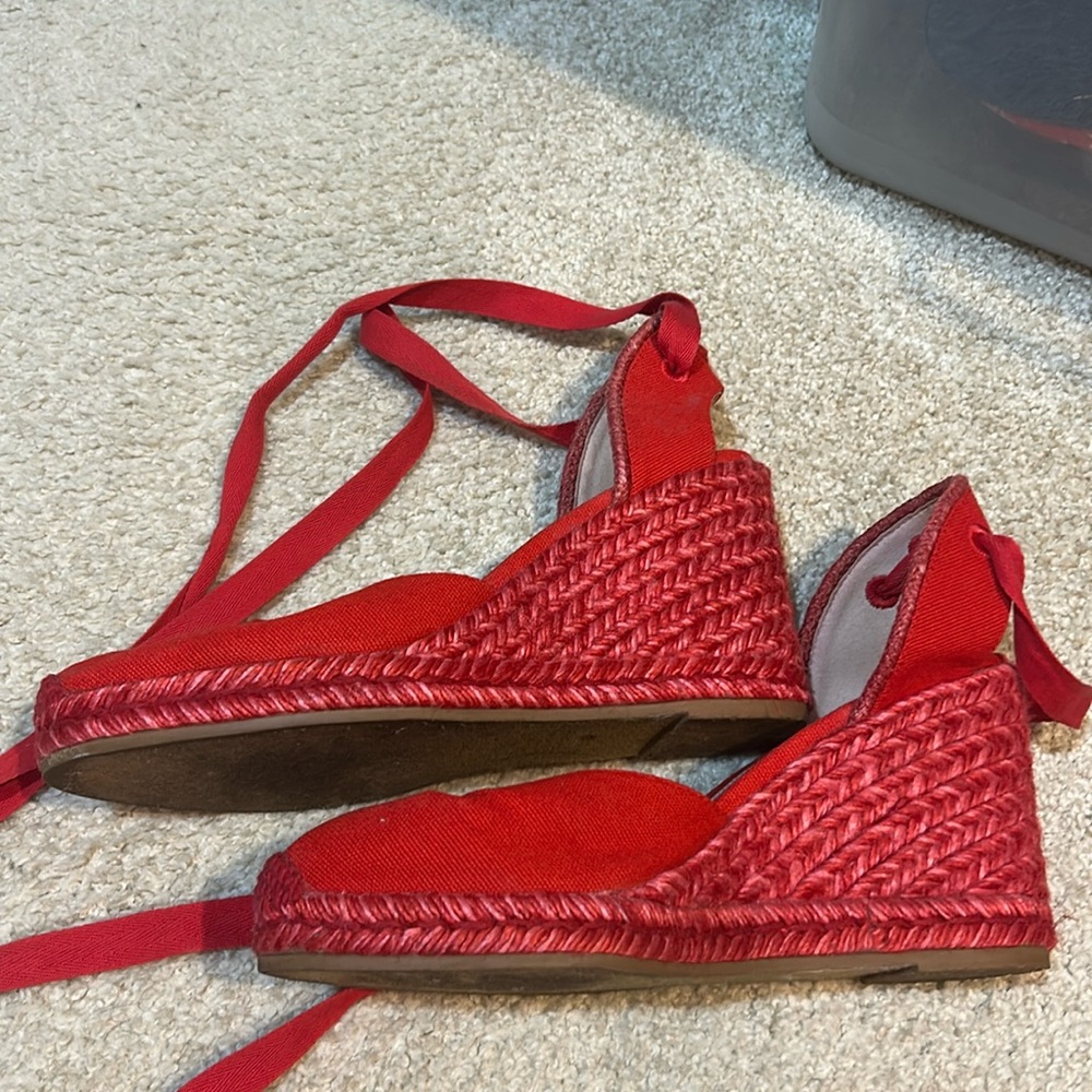 Stuart Weitzman Marguerita canvas wedge red sandals - Picture 6 of 12